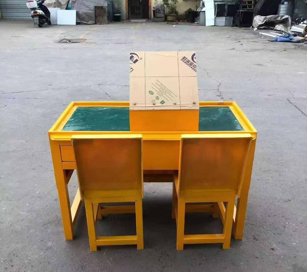 古蔺防静电导通桌井下煤矿火工品发放桌：危险品流转的安全守护者